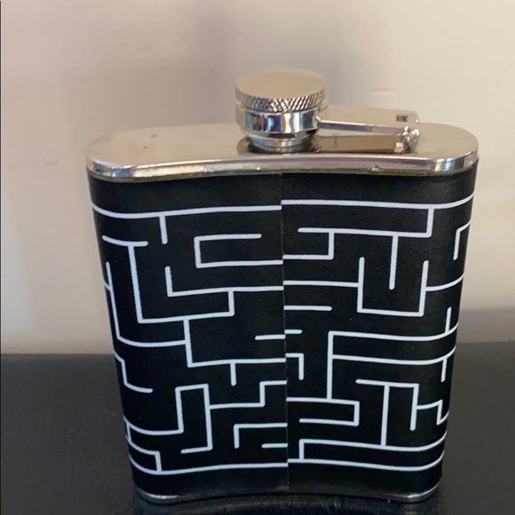 Wink Stainless Steel Game flask - Picture 2 of 4